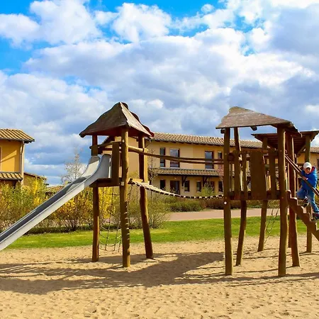 Direkt Neben Der Naturtherme 홀리데이파크 4*