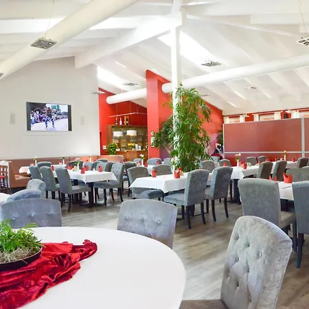 Direkt Neben Der Naturtherme 홀리데이파크