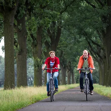 Direkt Neben Der Naturtherme 홀리데이파크 4*