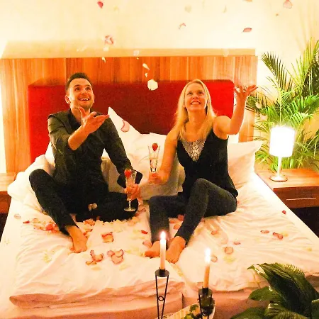 홀리데이파크 Direkt Neben Der Naturtherme